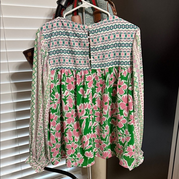 DAVI & DANI Green and Pink Floral Blouse - Picture 4 of 4